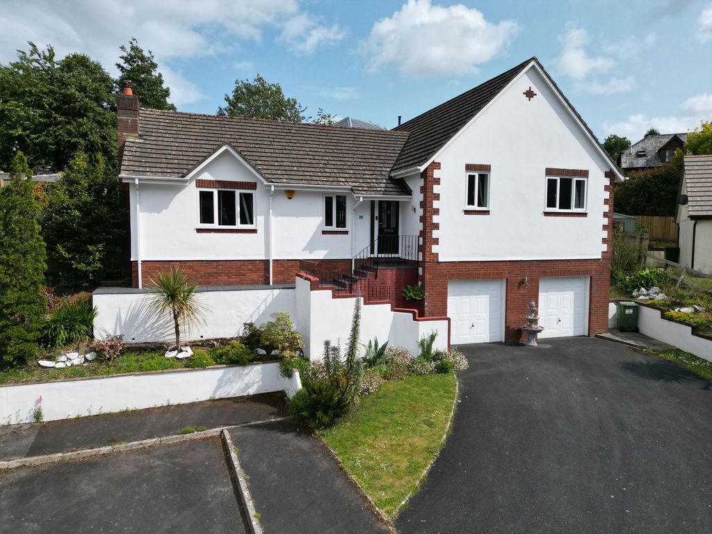 Property photo 1 of 28