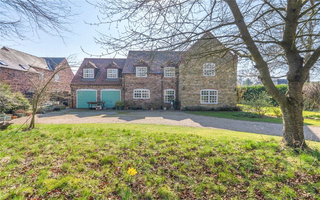 Property photo 3 of 20 Front View