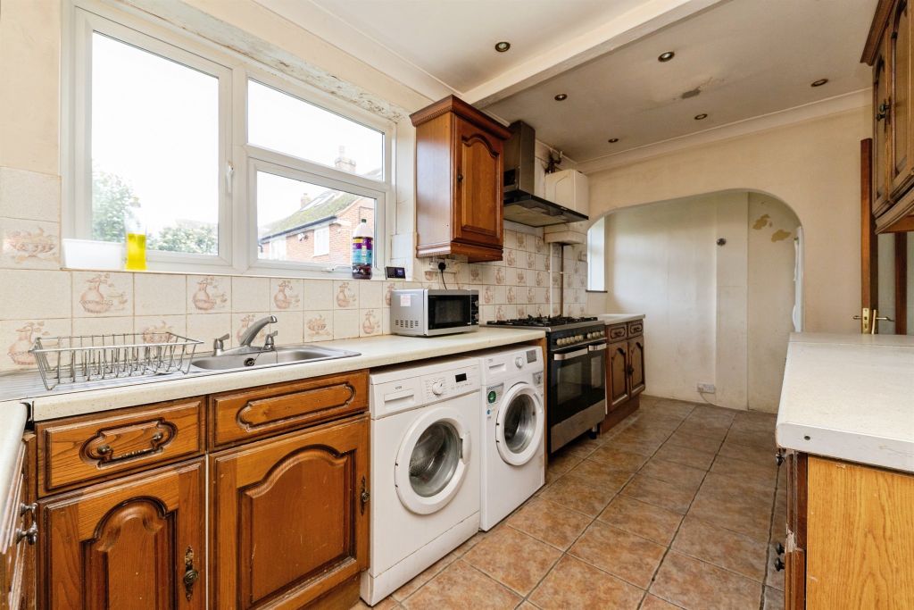 Additional image 4 of 5 bed semi-detached house for saleRedhoods Way East, Letchworth Garden City SG6