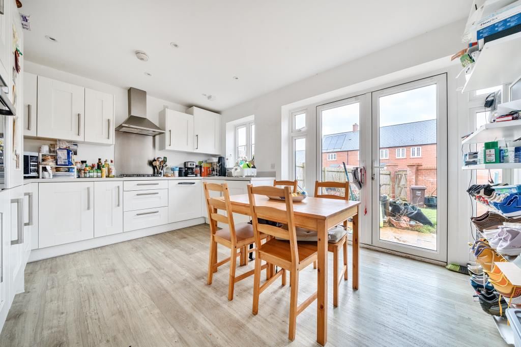 Property photo 2 of 20 Kitchen