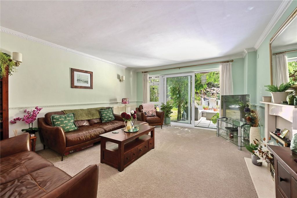 Property photo 2 of 16 Picture No. 15