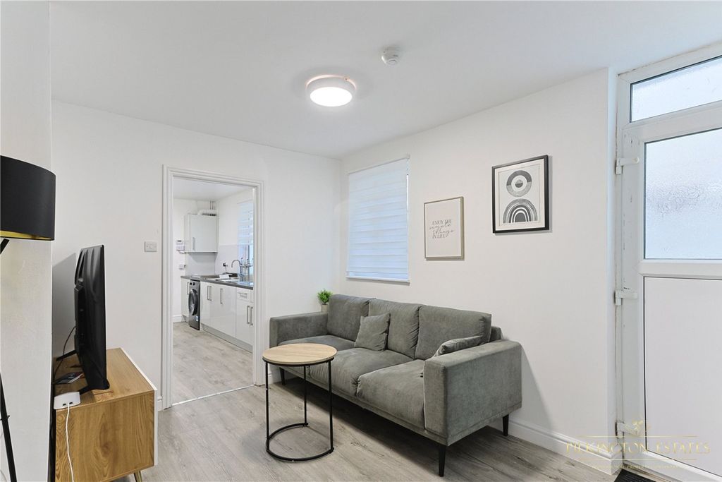 Property photo 3 of 14 4274643