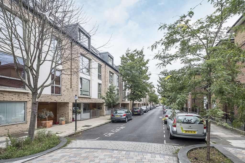 Property photo 1 of 10 External