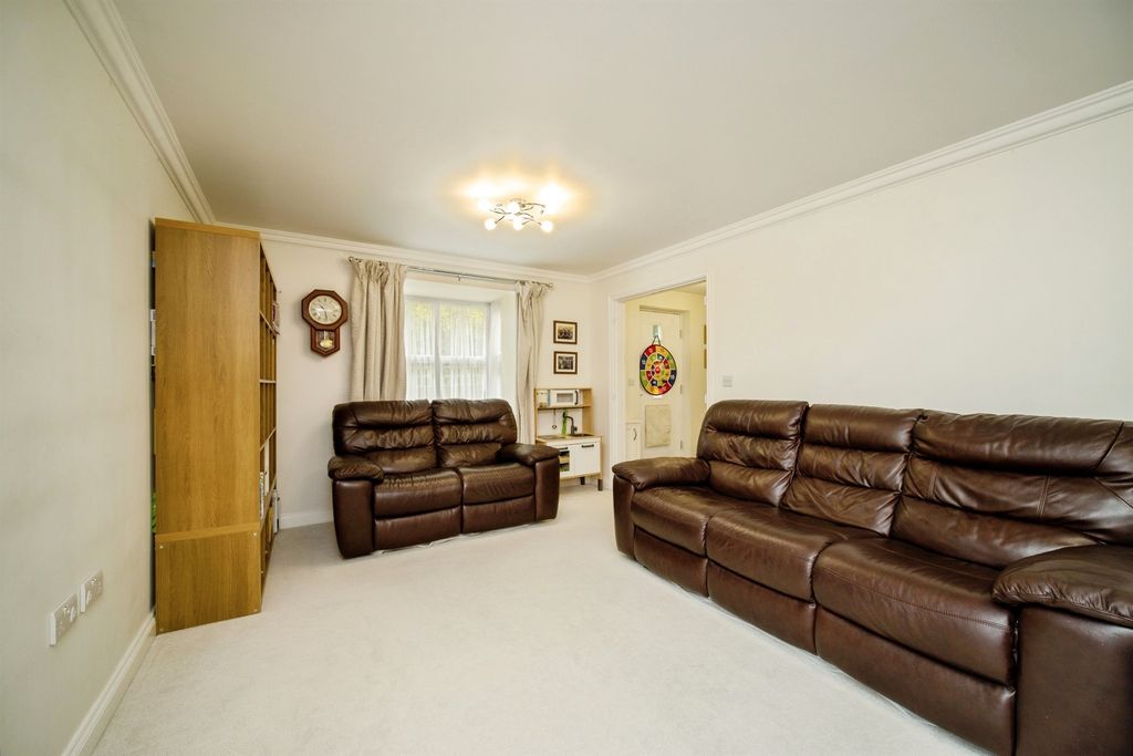 Property photo 3 of 18