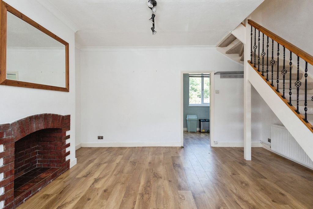 Property photo 2 of 16 Pbox-Img.Jpg