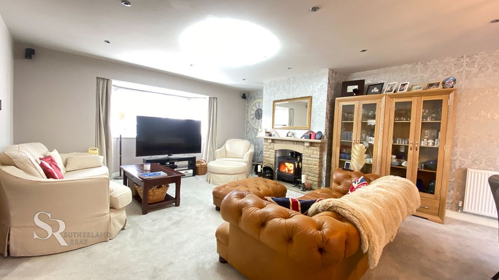 Property photo 2 of 37