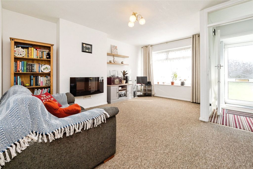 Property photo 2 of 18 Picture No. 27