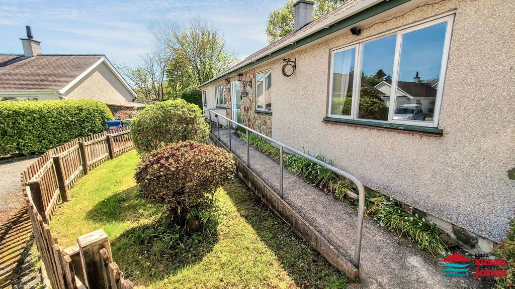 Property photo 3 of 25