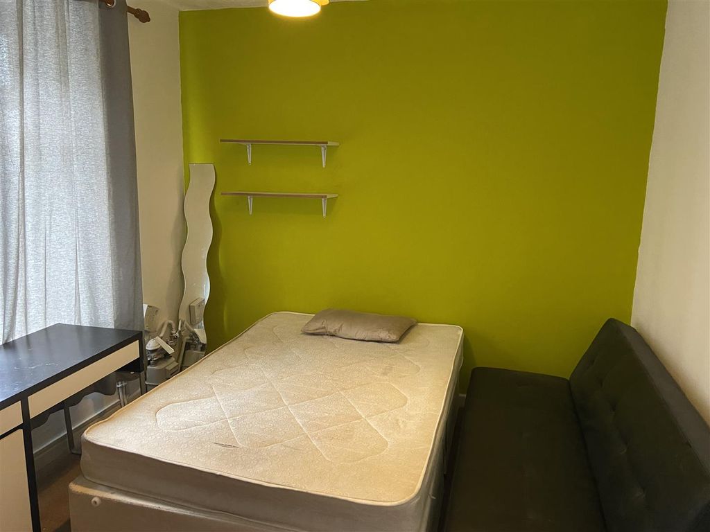 Property photo 1 of 3 Green Room