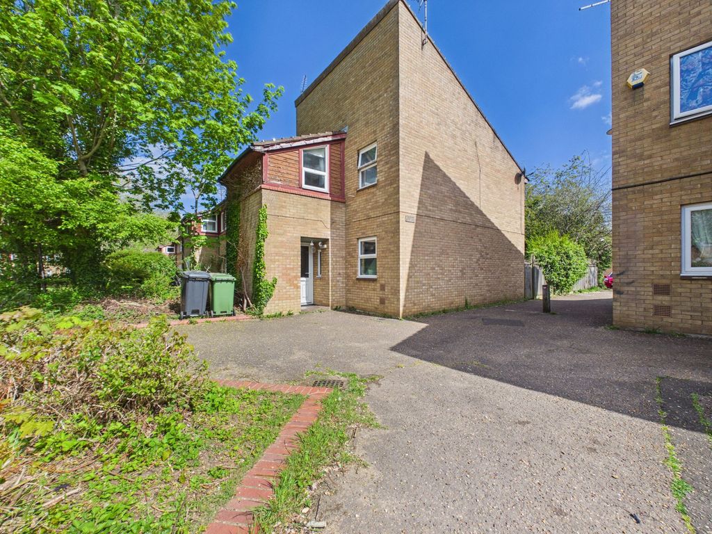 Property photo 2 of 19