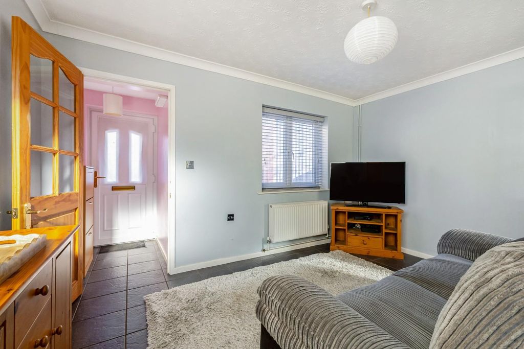 Property photo 3 of 13 Sitting Room