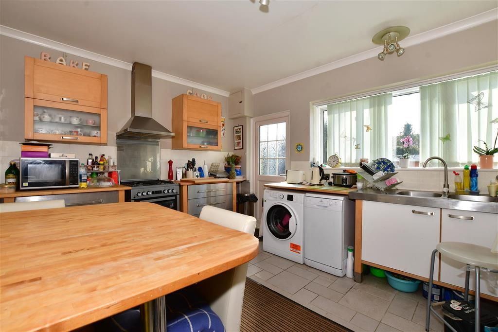 Property photo 3 of 7 Kitchen/Breakfast Room