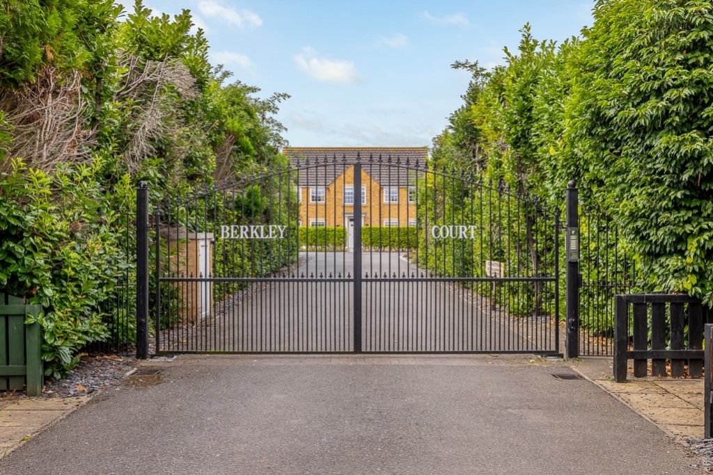 Property photo 3 of 35 3 Berkley Court (Spalding)-35