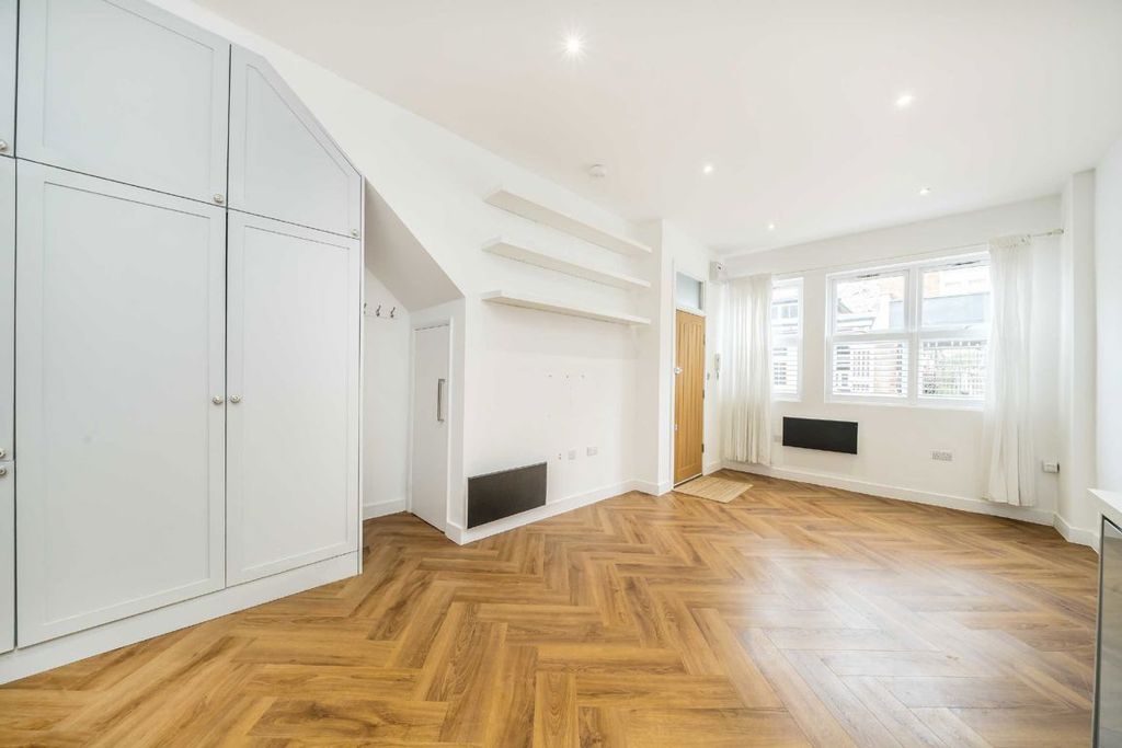 Property photo 2 of 5