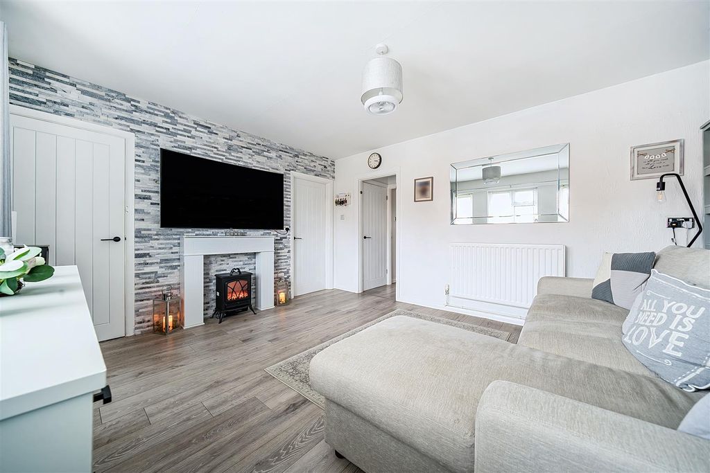 Property photo 3 of 13 Living Room