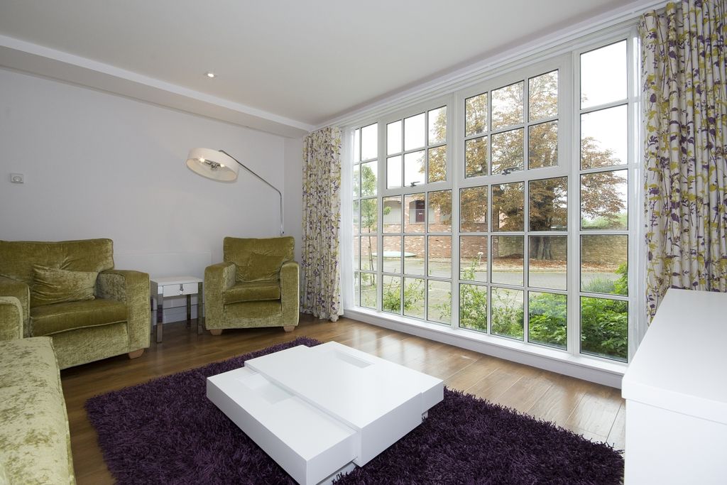 Property photo 2 of 9 3