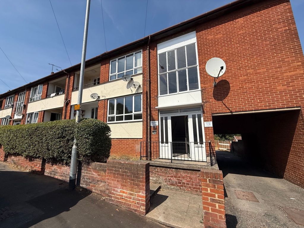 Property photo 1 of 7