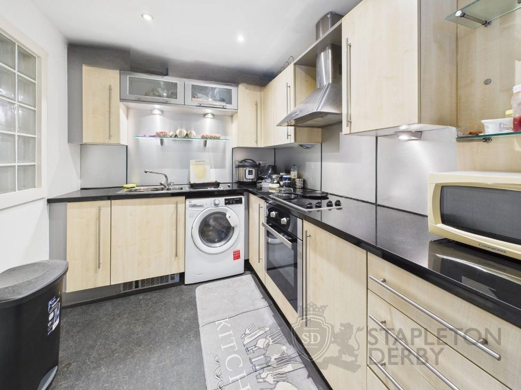 Property photo 3 of 14 Cam04720G0-Pr0175-Still003.Jpg