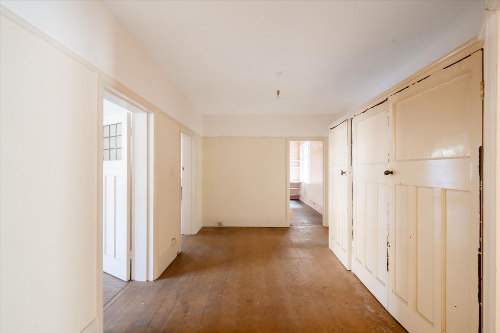 Property photo 3 of 12 Image
