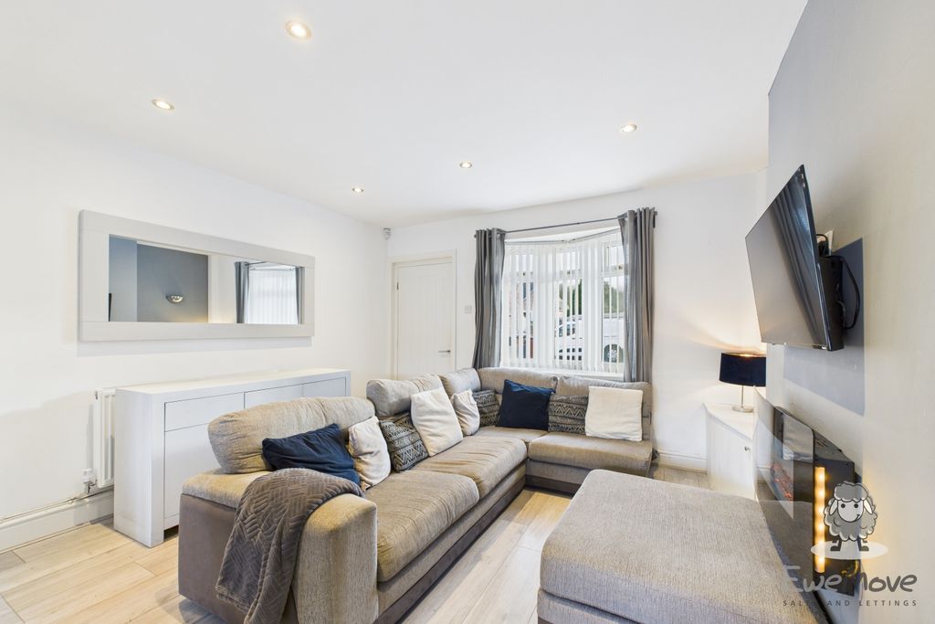 Property photo 2 of 12 10