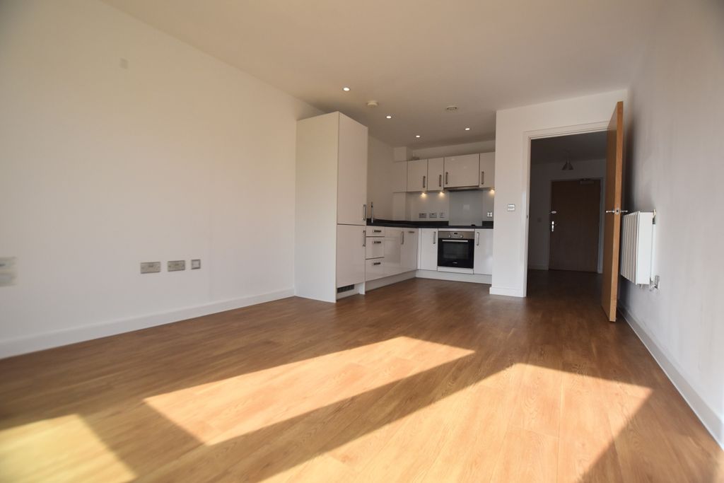 Property photo 3 of 11 13 Clarke House Lounge 2