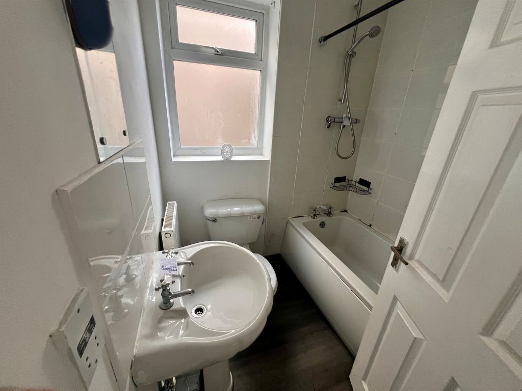 Property photo 3 of 6 Bathroom