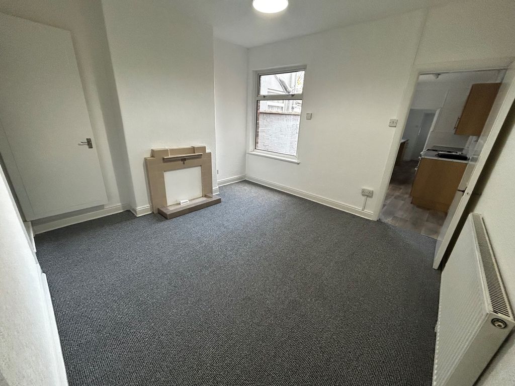 Property photo 3 of 11 Dining Room