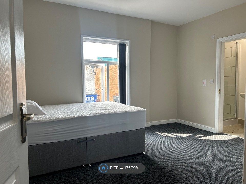 Property photo 1 of 8 Double En-Suite Room