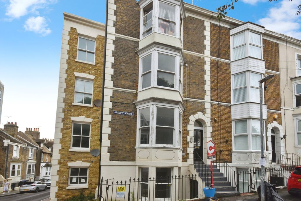 Property photo 1 of 8