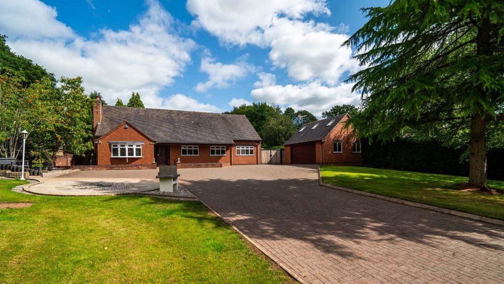 Property photo 2 of 39