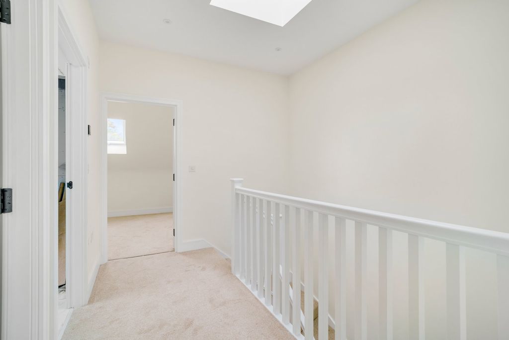 Property photo 3 of 29