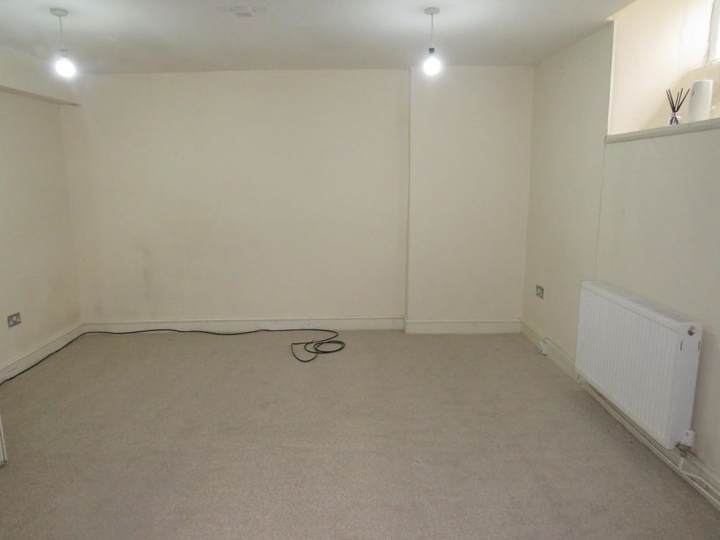 Property photo 3 of 5 Living Room