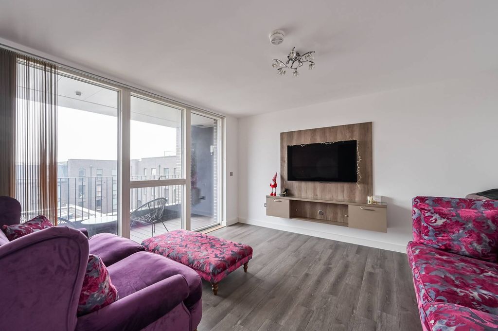 Property photo 1 of 14