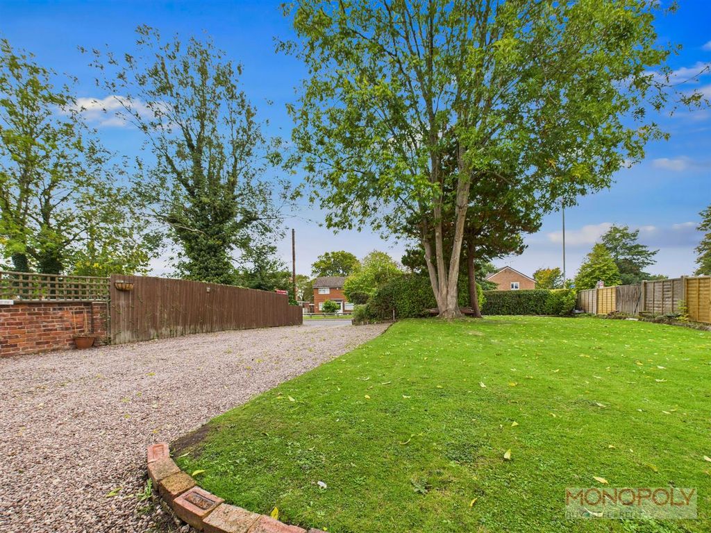 Property photo 2 of 17 Driveway