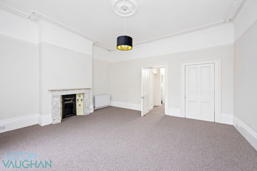 Property photo 2 of 8 4697311