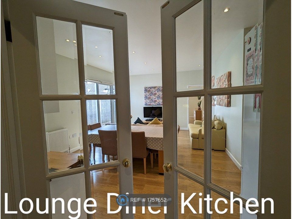 Property photo 2 of 32 Lounge Diner Kitchen