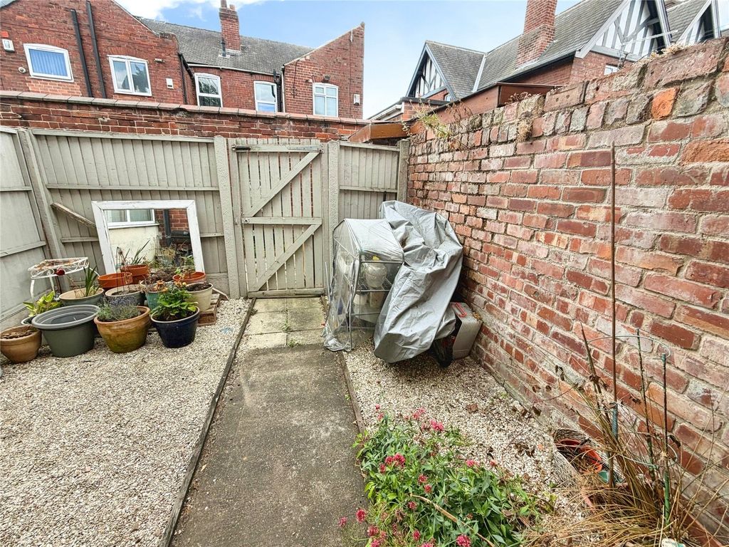 Property photo 3 of 9 Garden