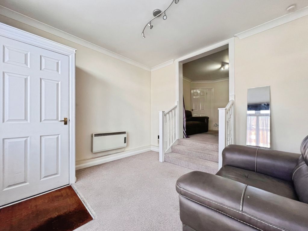 Property photo 3 of 13