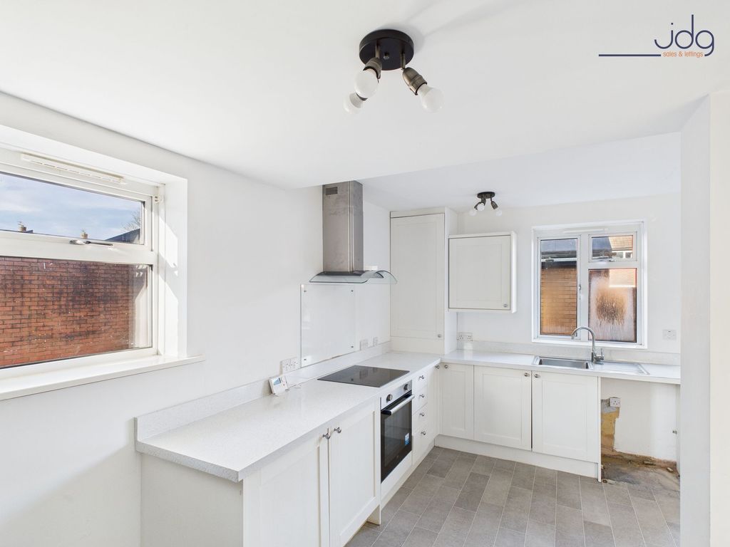 Property photo 3 of 7 Kitchen