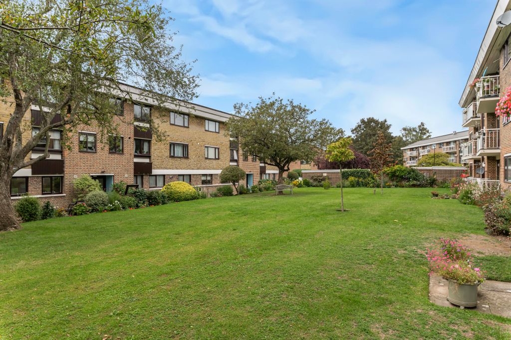 Property photo 3 of 16 Darwin Court (4)