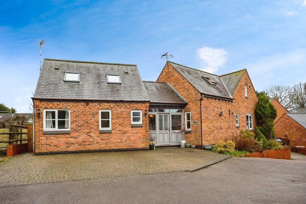 Property photo 1 of 26