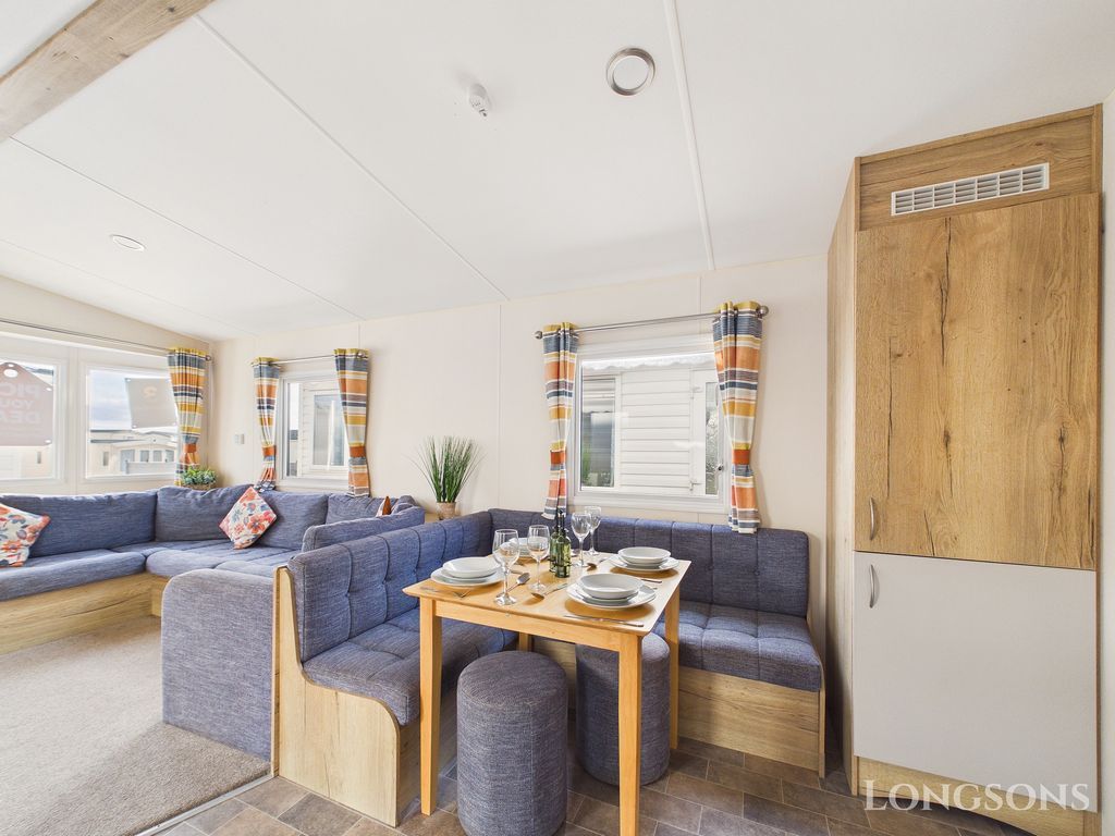 Property photo 2 of 13 Cam02173G0 Pr0352 Still049