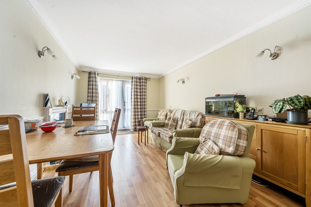 Property photo 2 of 11