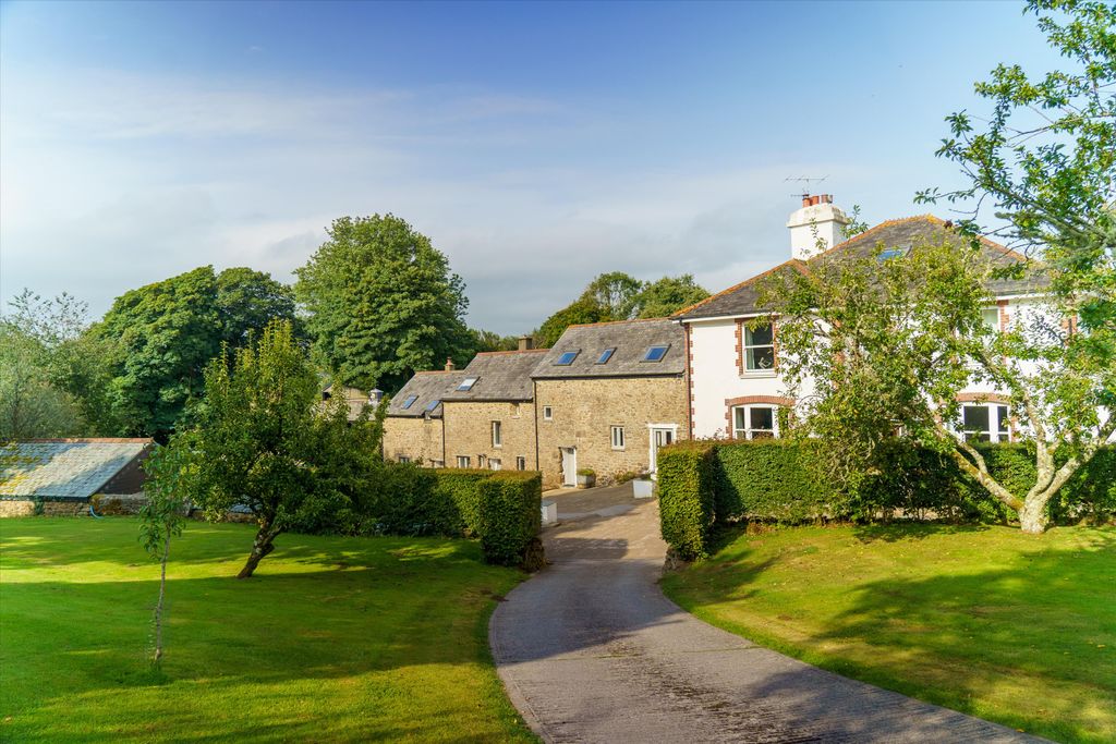 Property photo 2 of 32 Image