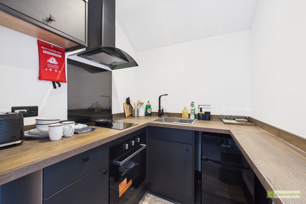 Property photo 2 of 5 Cam02528G0-Pr0445-Still003