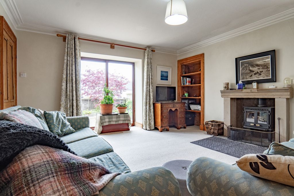 Property photo 2 of 47