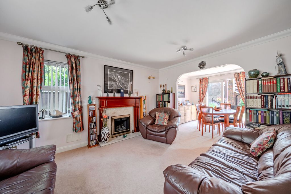Property photo 2 of 19 1483052-8-6A3Bd67...