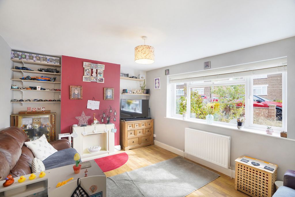 Property photo 2 of 16
