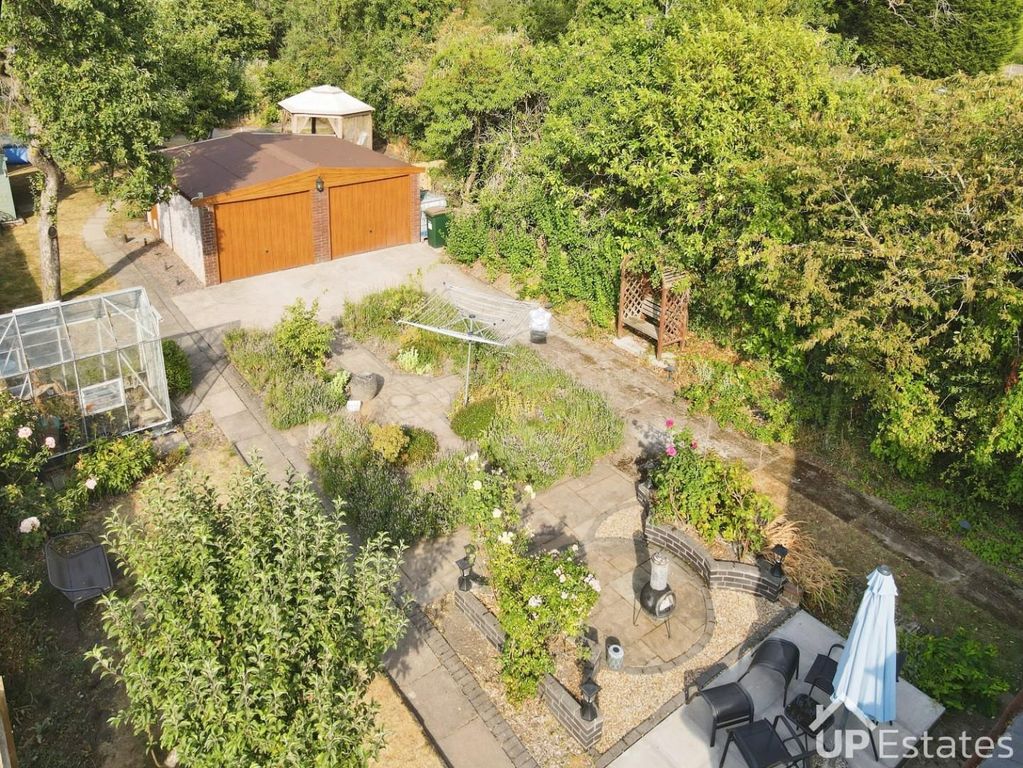 Property photo 2 of 35