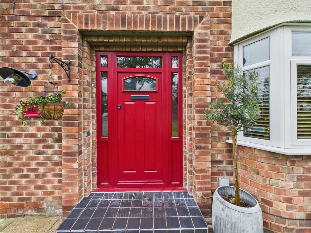 Property photo 2 of 25 Cam04884G0-Pr0100-Still046.Jpg